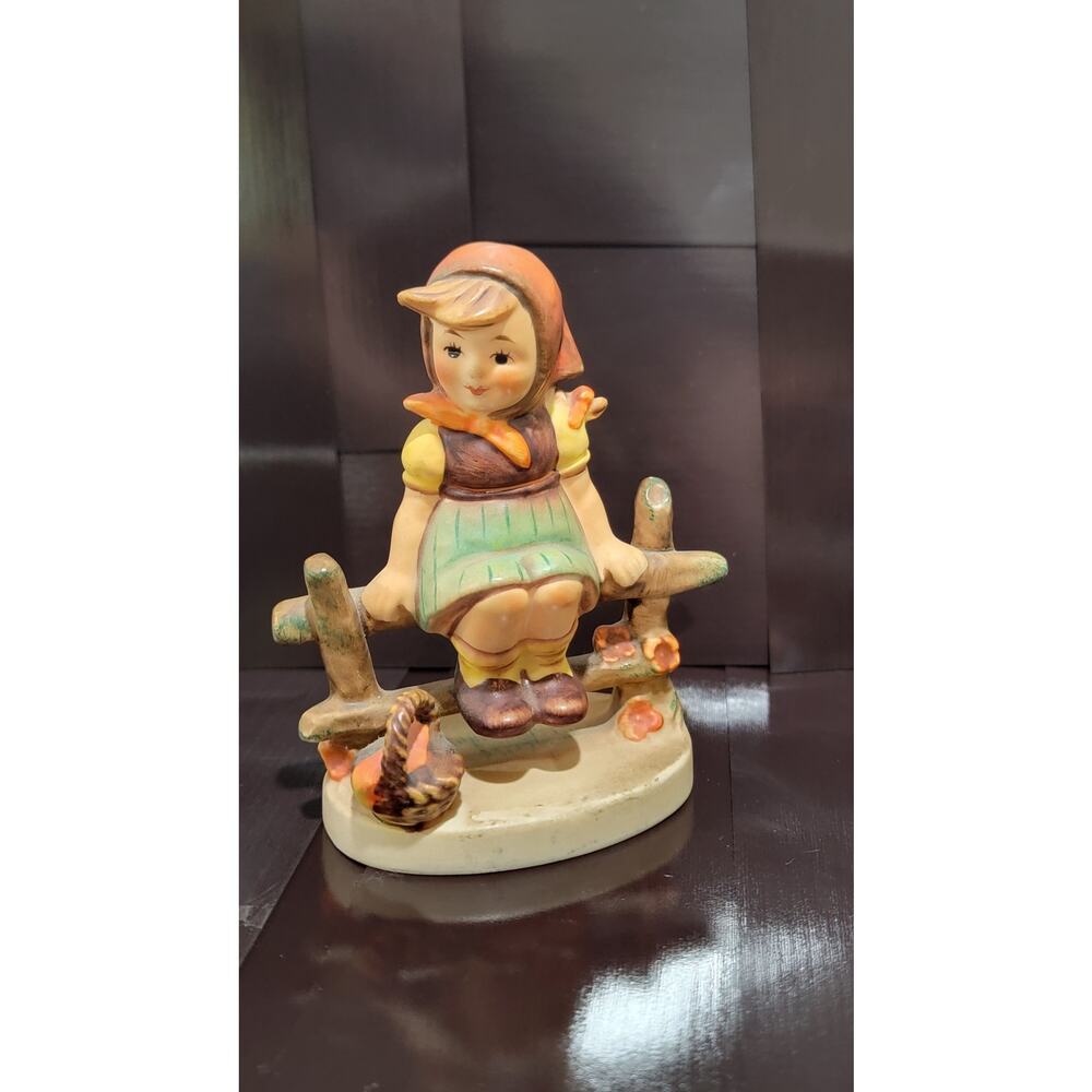 Vintage Goebel Hummel 'Just Resting' 112/1 Porcelain Figurine 5"